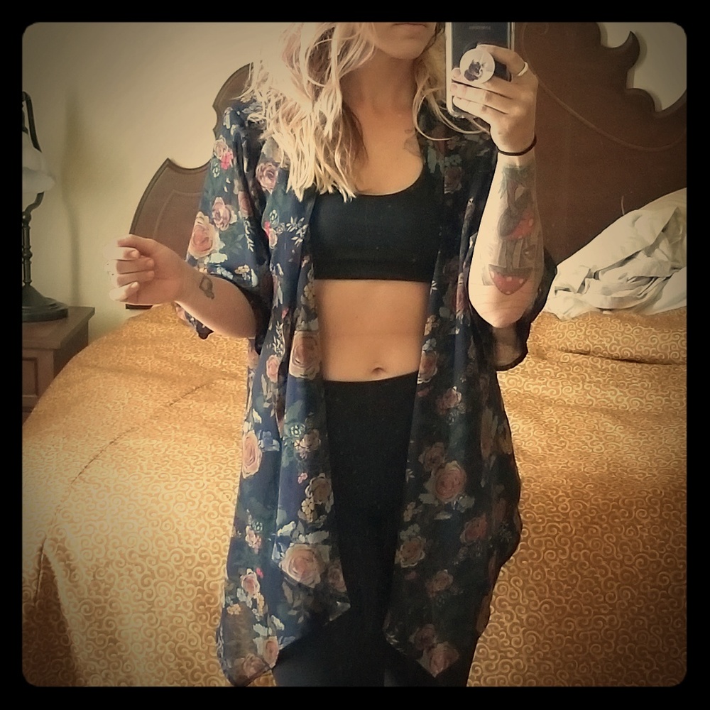 Boho style Blue floral print kimono.